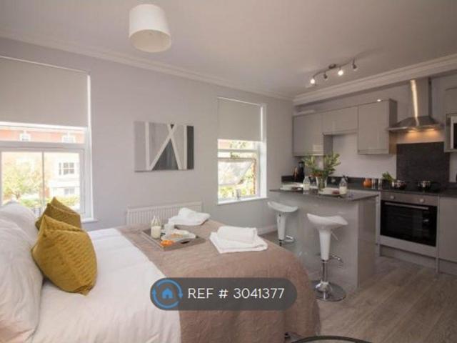 Helena House, Reading RG1, Studio to rent, £975 pcm | PrimeLocation