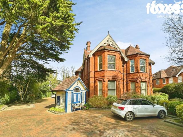 Helena Suite, 5 Marlborough Road BH4, 2 bed flat to rent, £1,300 pcm | PrimeLocation