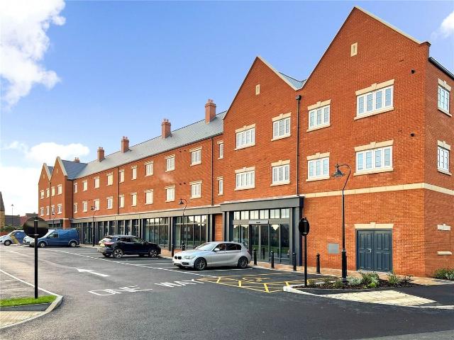 Helene Close, Brackley, Northamptonshire NN13, 1 bed flat to rent, £1,000 pcm | PrimeLocation