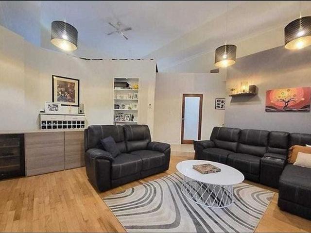 Helensvale Hideaway – Space, Style & Serenity