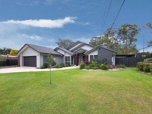 Helensvale Hideaway Space, Style & Serenity