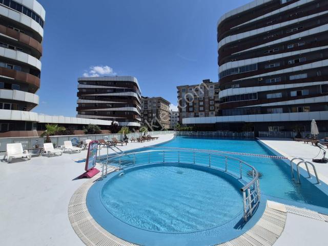 Helenyum Garden'da Havuz Cepheli 1+1 Geniş Balkonlu Daire