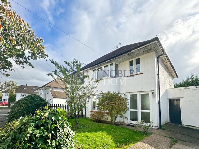 Helgiford Gardens, Sunbury 3 bed semi detached house to rent £2,050 pcm £473 pw