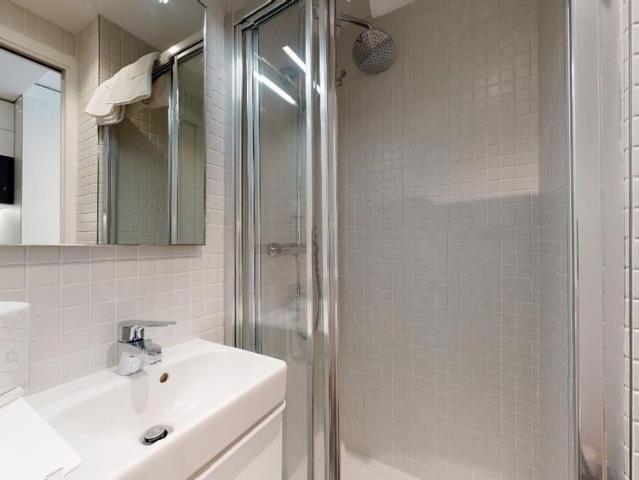 Helios 1 — Studio Privé 104
