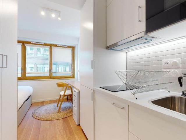 Helios 1 — Studio Privé 107