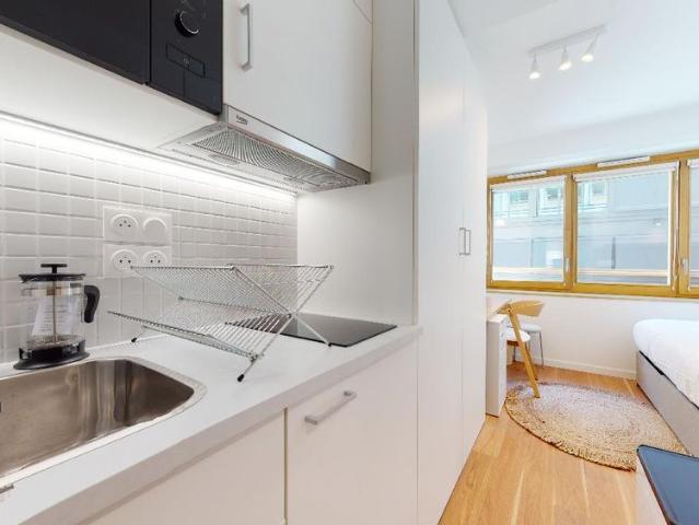 Helios 1 — Studio Privé 108