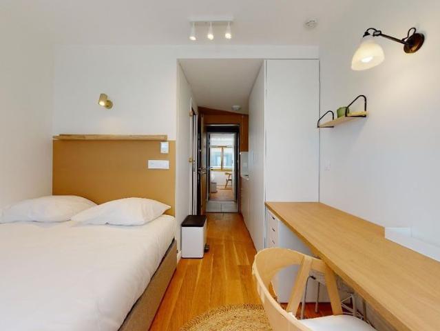 Helios 1 — Studio Privé 110