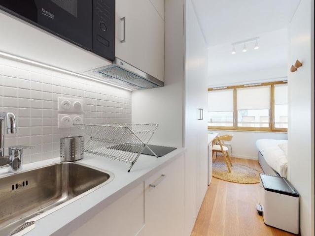 Helios 1 — Studio Privé 204