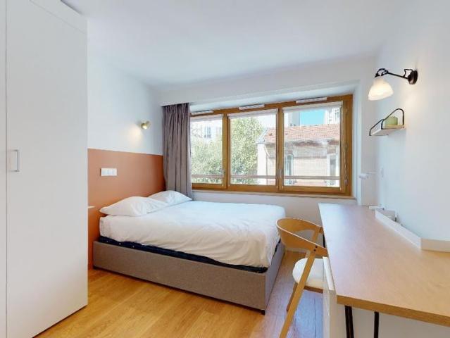Helios 1 — Studio Privé 207