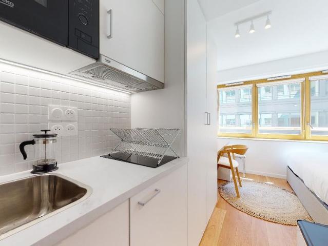 Helios 1 — Studio Privé 202
