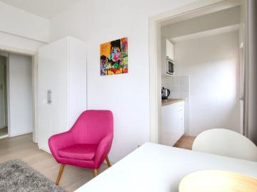 Hell & Modern Apartment in Köln