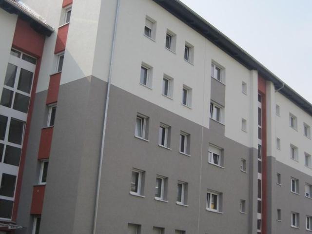 Hell, modern, renoviert: Deine neue 2 Zimmer Wohnung mit Balkon