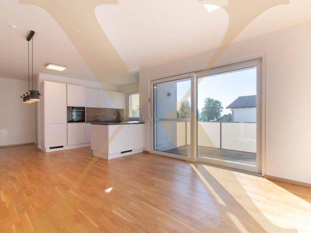 Hell. Modern. Sonnig. – Neuwertige 3 Zimmer Wohnung mit Balkon und Parkplatz in Neukirchen bei Lambach zu verkaufen!