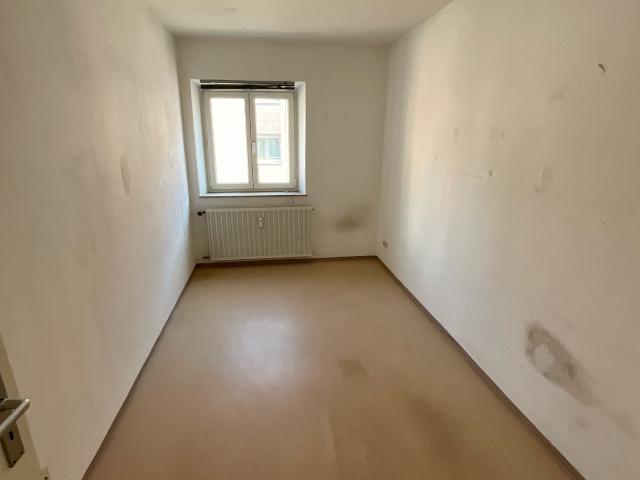 Hell durchflutete 3 Zimmer Wohnung mit Balkon