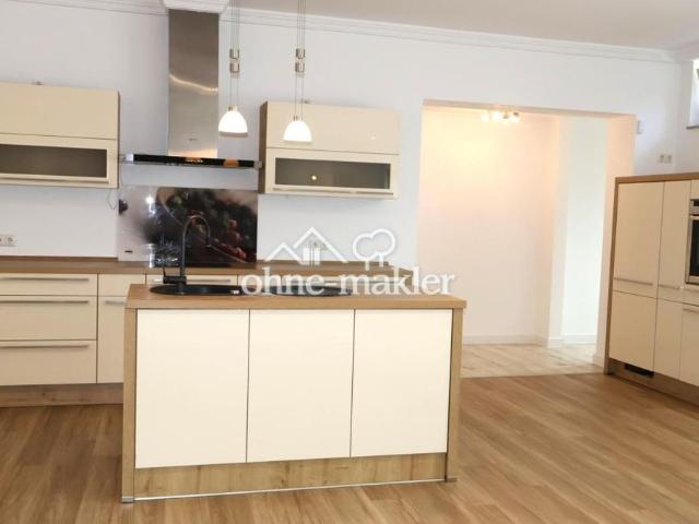 Hell geschnittene 105 m² Einliegerwohnung mit Terrasse & Wohnküche