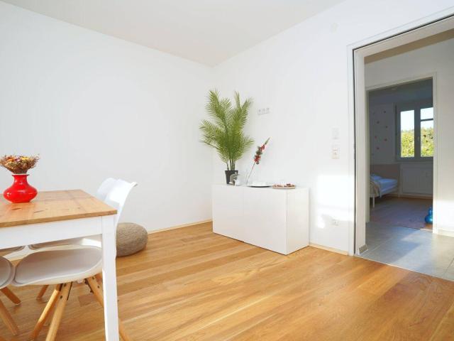 Hell, gepflegt und bestens gelegen 4 Zimmer Wohnung mit Tiefgaragenplatz in Feschnig