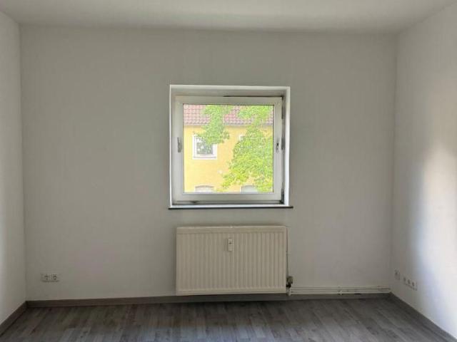 Hell, geräumig, einladend 4 Zimmer im 1. Obergeschoss