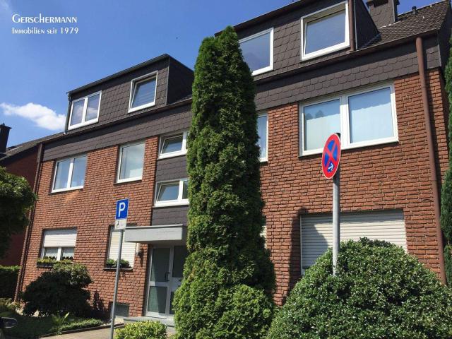 Hell, groÃzÃ¼gig und vielseitig: Dachgeschosswohnung mit Balkon
