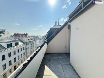 Hell heller 2. Dachgeschoß mit 3 Zimmer und feiner Terrasse!