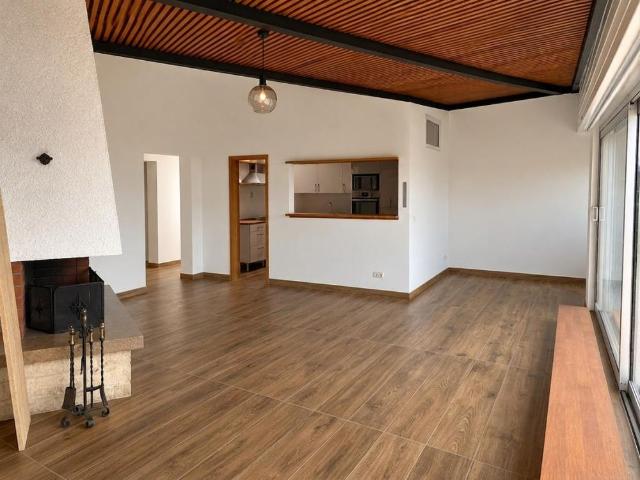 Hell und freundlich! Großzügige DG Wohnung mit Loggia & Weitblick