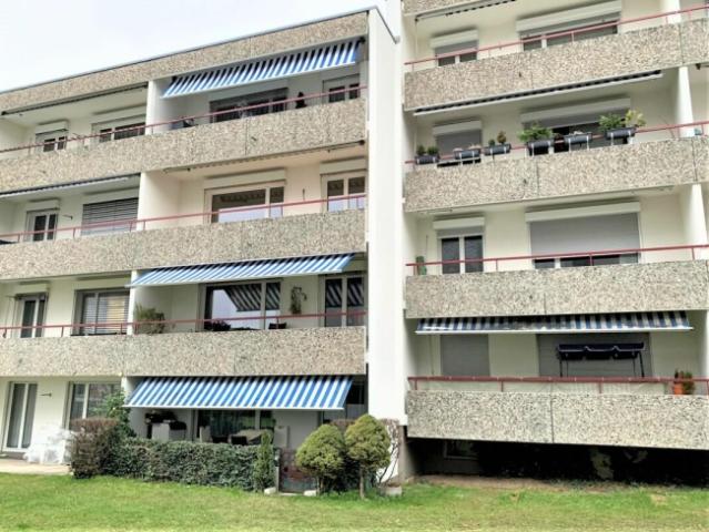 Hell und geräumig, mit Balkon im Grünen!