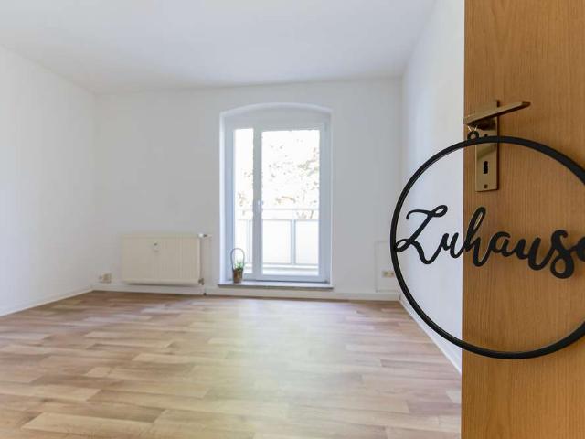 Hell und modern. Schöne 2 Raum Wohnung in zentraler Lage zu vermieten