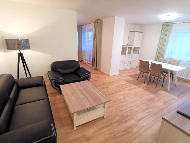 HELL UND RUHIG MÖBLIERTE 1,5 Zimmer Wohnung mit Balkon im Stadtzentrum Möhringen