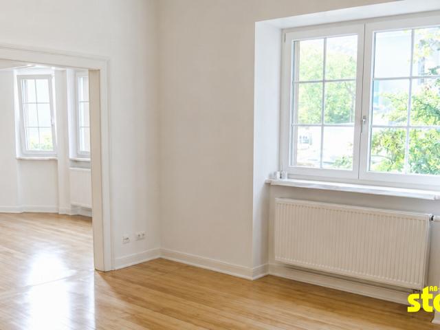 HELL ZENTRAL EINZIGARTIG* GERÄUMIGE ALTBAU STADTWOHNUNG!
