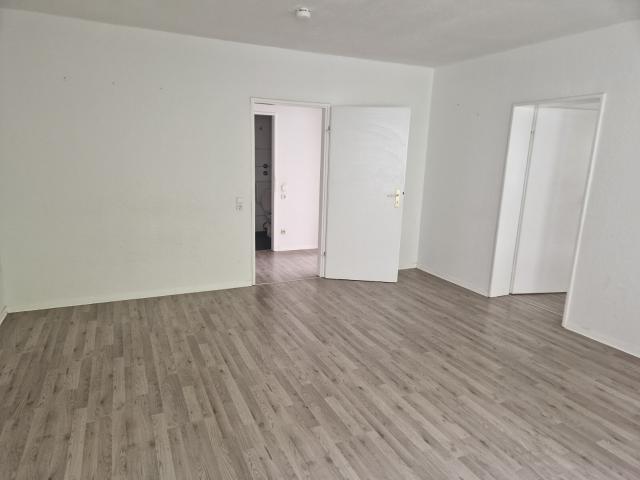 Hell 2 Zimmer Wohnung in Köln Ostheim!