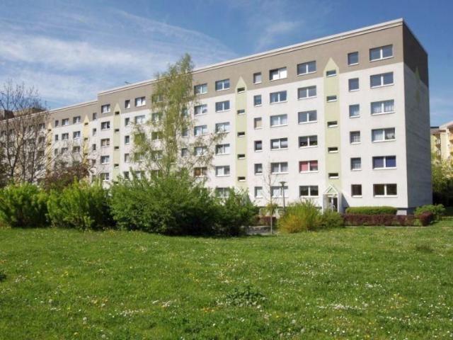 Helle 4 Raum Wohnung im 5. Obergeschoss mit schönem Blick ins Grüne