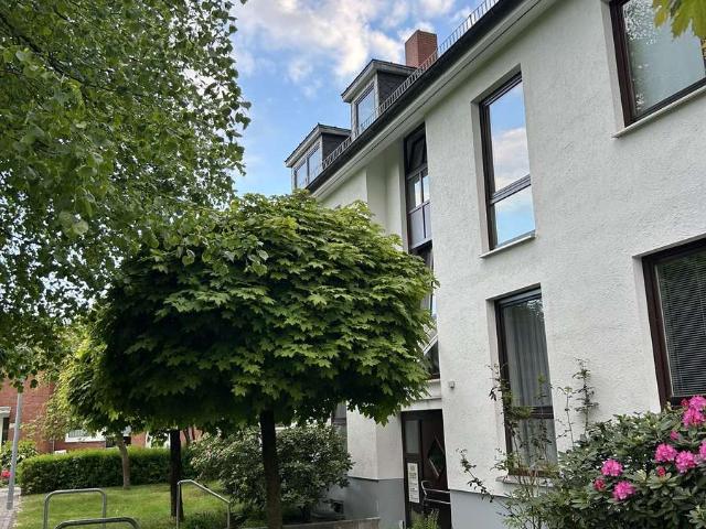 Helle 4 Zi. Maisonettewohnung mit Sonnenbalkon & Weitblick in Lesum