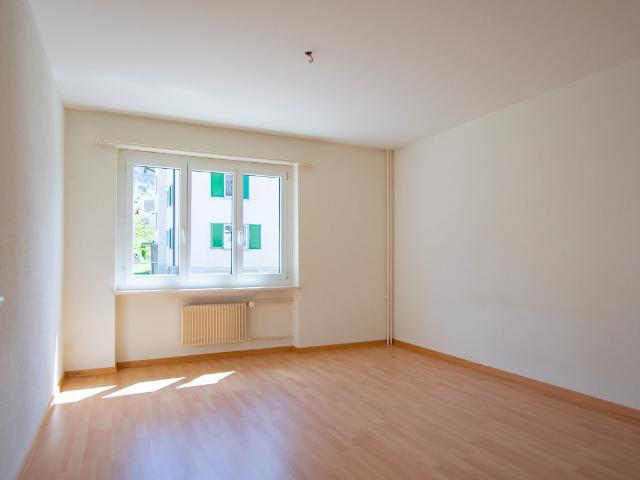 Helle 4 Zi. Wohnung im 2. OG