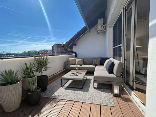 Helle 4 Zimmer Wohnung mit Terrasse