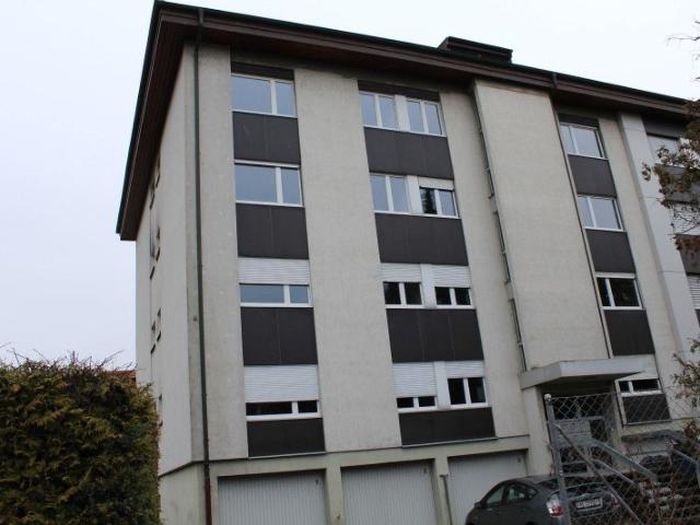 Helle 4 Zimmer Wohnung mit Balkon