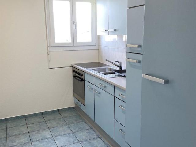 Helle 4 Zimmer Wohnung mit Balkon an zentraler Lage in Emmenbrücke