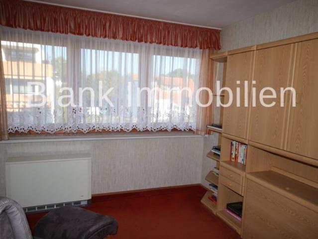 Helle 4 Zimmer Wohnung mit Balkon, EBK, Garage, ab sofort frei, günstiger – in Ottobeuren