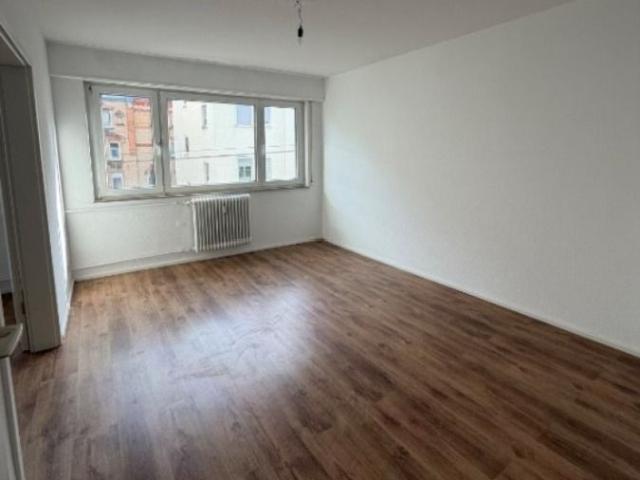 Helle 4 Zimmer Wohnung mit Balkon in Harburg