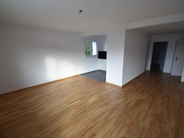 Helle 4 Zimmer Wohnung mit Balkon in Hindelbank
