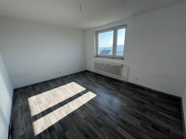 Helle 4 Zimmer Wohnung mit Balkon in ruhiger Lage von Wunsiedel 2. OG ca. 91,45 m²
