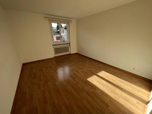 Helle 4 Zimmer Wohnung mit Balkon in Worb
