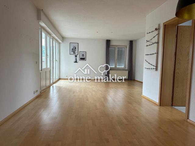 Helle 4 Zimmer Wohnung mit Balkon und Stellplatz in Steinheim