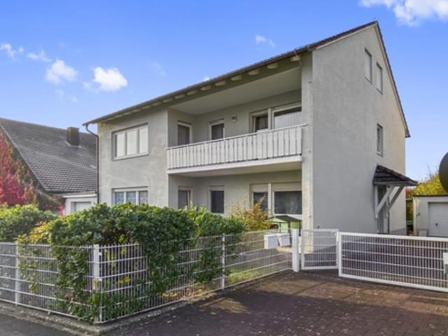 Helle 4 Zimmer Wohnung mit Balkon und Stellplatz in Thüngersheim