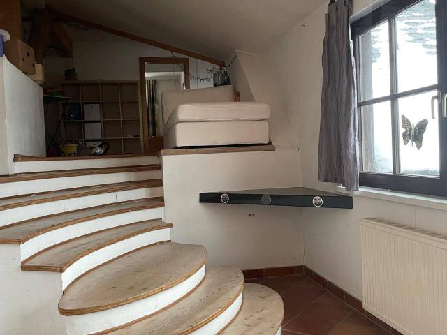 Helle 4 Zimmer Wohnung mit Garten und Parkplatz