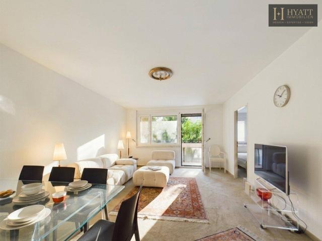 Helle 4 Zimmer Wohnung mit hofseitiger Südloggia