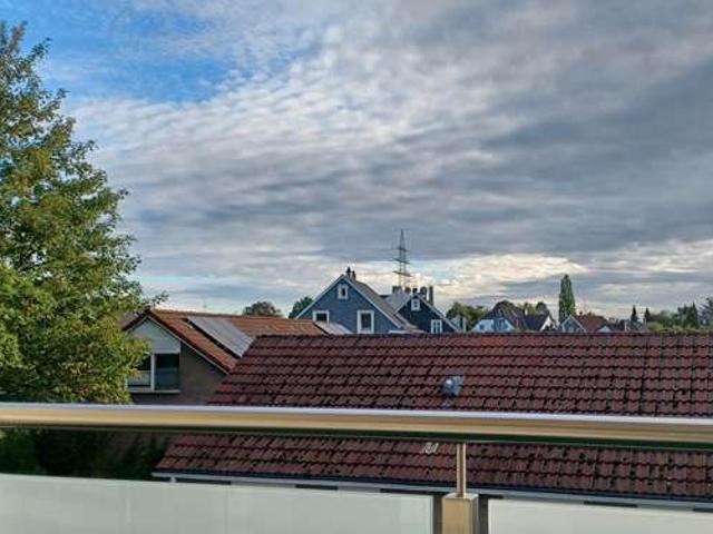 Helle 4 Zimmer Wohnung mit Süd Balkon in RS Süd