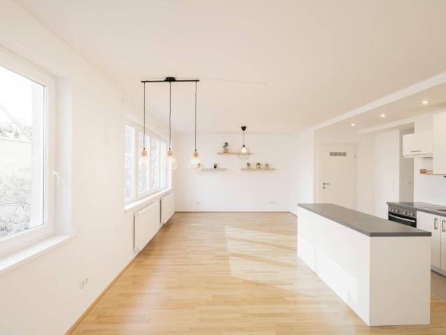 Helle 4 Zimmer Wohnung in ruhiger Lage unweit Brunnengasse