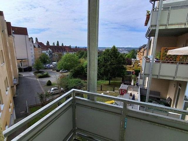 Helle 4 Zimmer Wohnung in Reusa mit Balkon und großem Bad im 1.OG