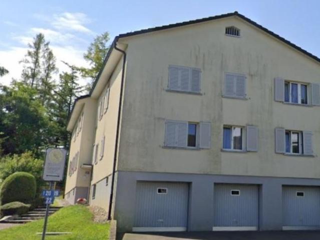 Helle 4 Zimmer Wohnung