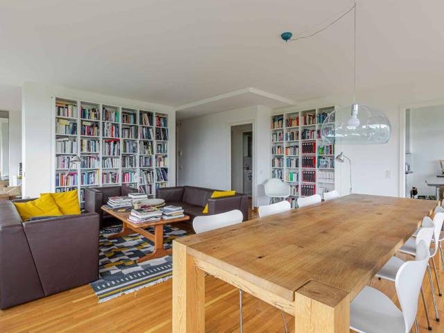 HELLE 4 ZIMMER WOHNUNG
