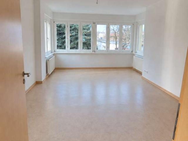 Helle 4 Zimmer Altbauwohnung mit Tageslichtbad und Gäste WC in Dresden Zschertnitz
